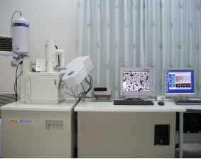 日本電子公司冷場(chǎng)發(fā)射掃描電鏡JEOL